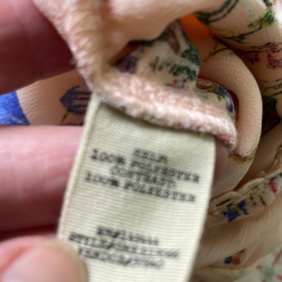 Floral Ruffle Blouse - Picture 6 of 7